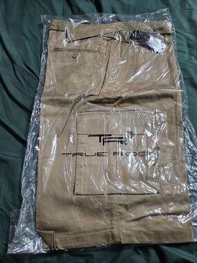 TRUE ROCK Tan Cargo Shorts with Utility Pockets Sz 36